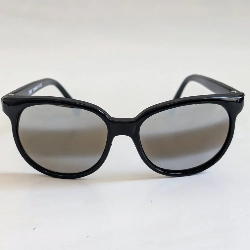 NWT Vintage 90's Kids Nylon C1000 Sport Sunglasses (S. Black)